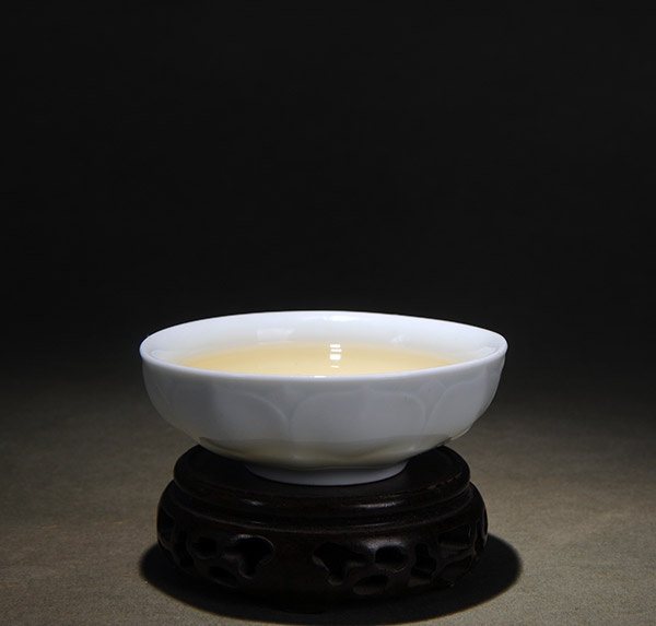 青白瓷莲瓣纹茶具（一壶四杯）